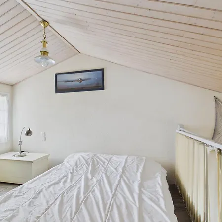 Holiday home Maison 7 Pers Proche Plage, Jardin & Veranda